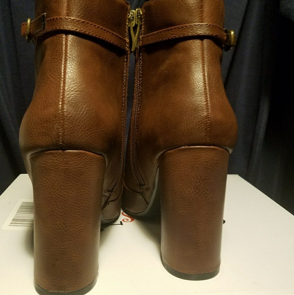 NIB👢2Lips Ankle booties 7.5 - Picture 3 of 5